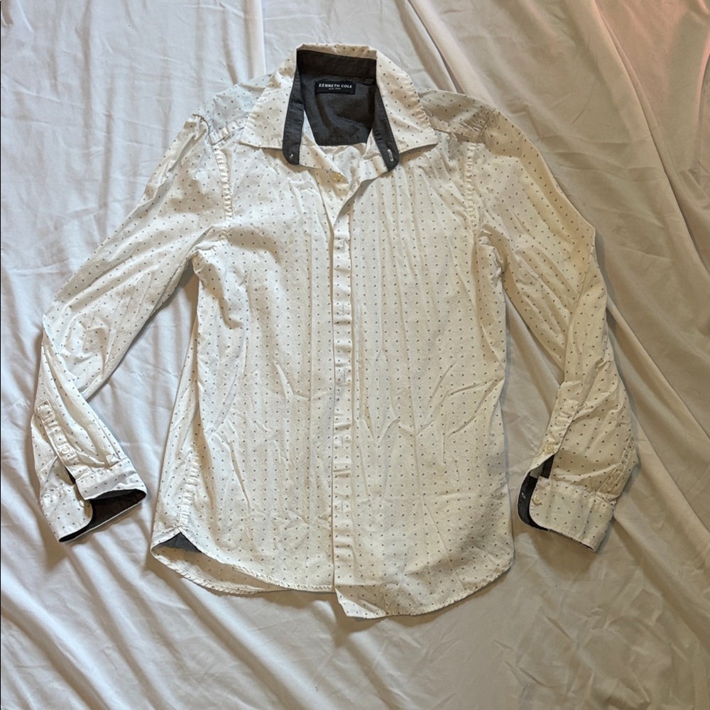 ✨New Listing✨ Men’s Kenneth Cole White Patterned Dress Shirt